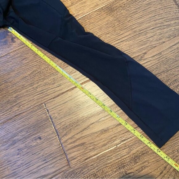 Lululemon Rush Hour 21" Crop Black size 4 - Picture 6 of 8